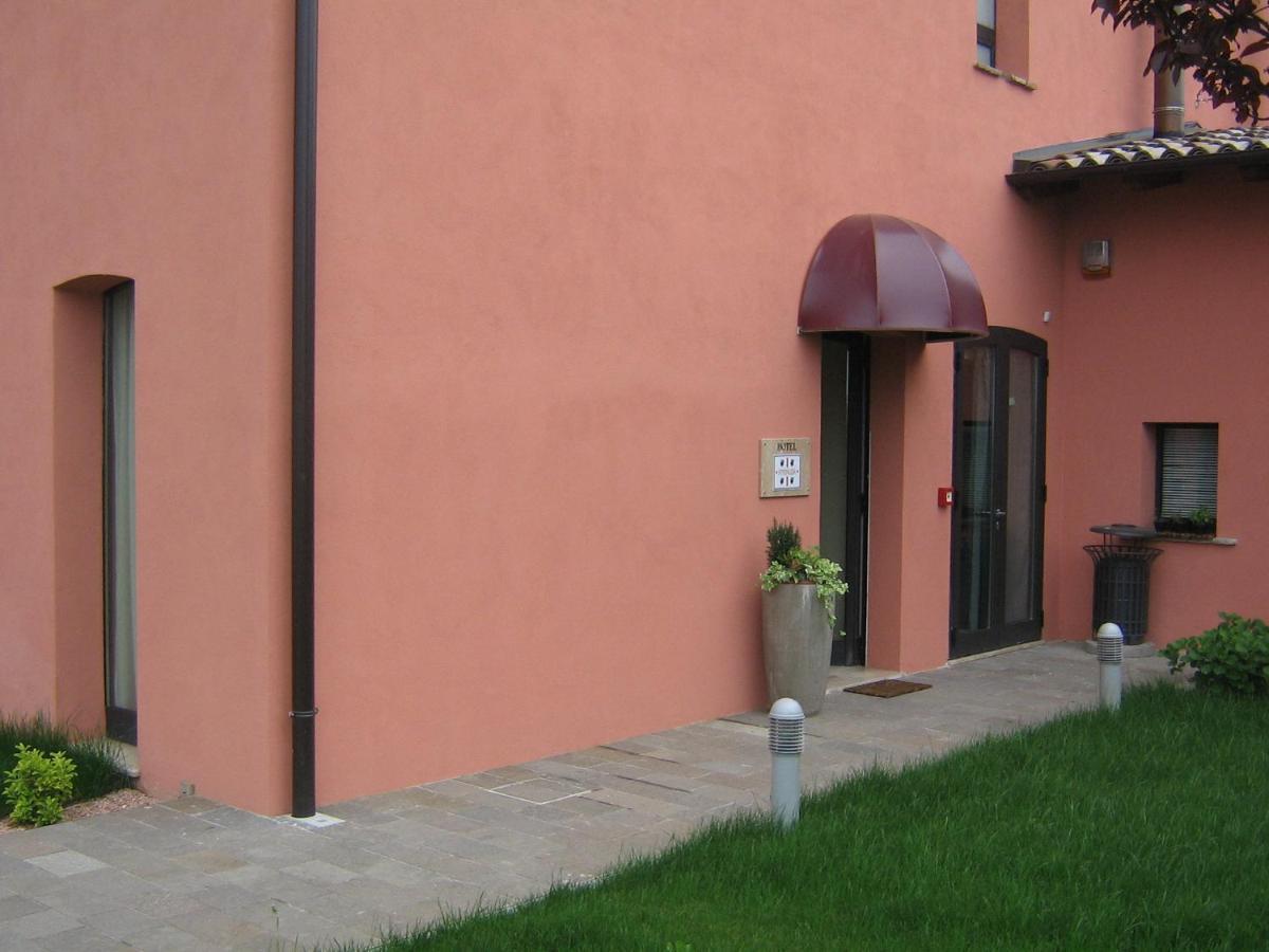 Hotel La Vecchia Reggio レッジョ・エミリア エクステリア 写真