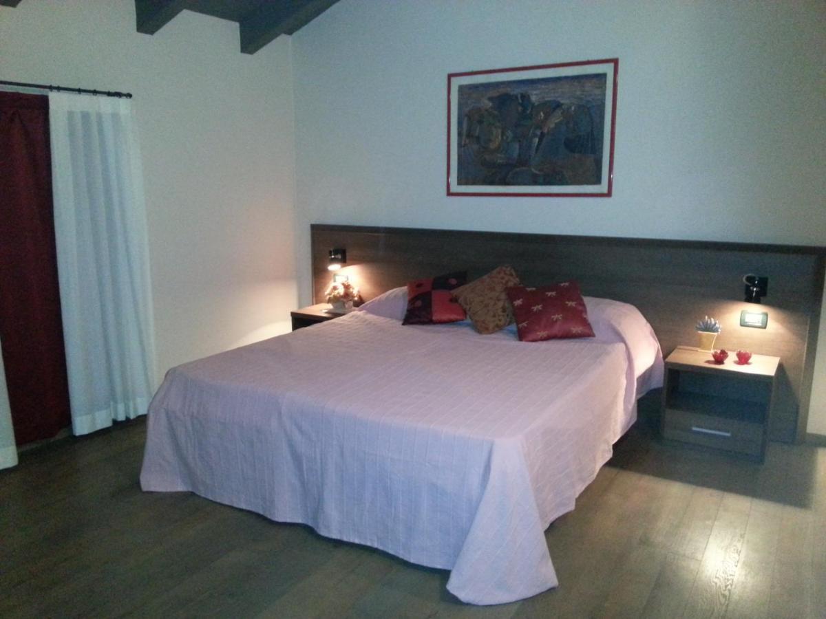 Hotel La Vecchia Reggio レッジョ・エミリア エクステリア 写真