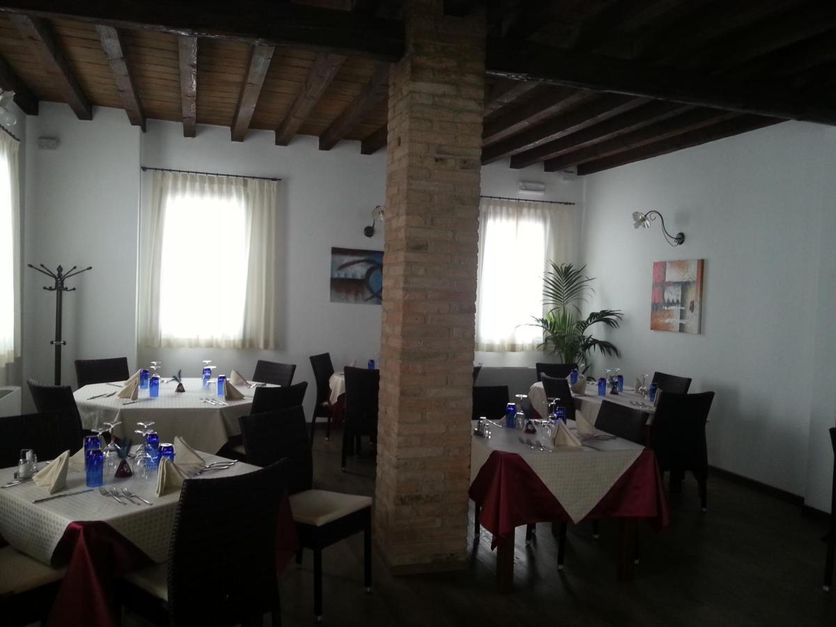 Hotel La Vecchia Reggio レッジョ・エミリア エクステリア 写真