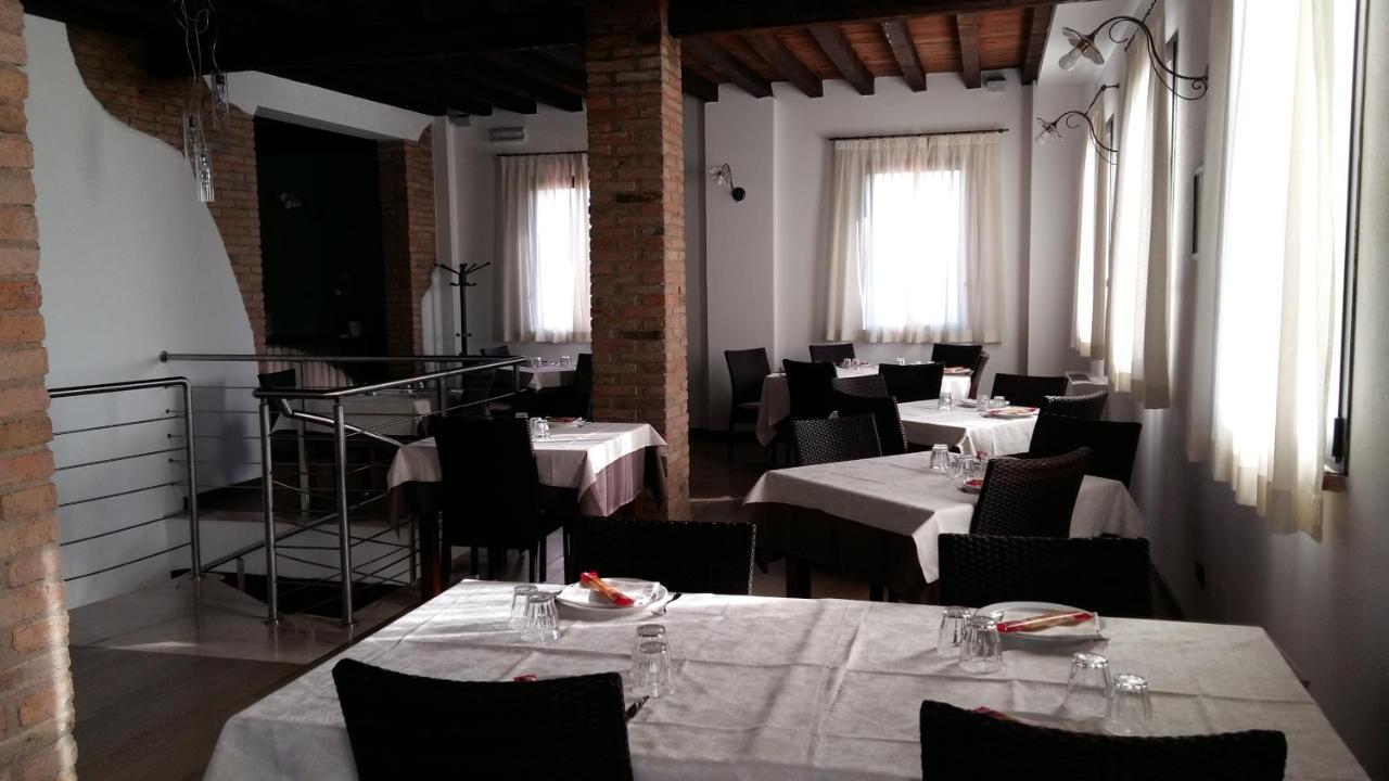 Hotel La Vecchia Reggio レッジョ・エミリア エクステリア 写真