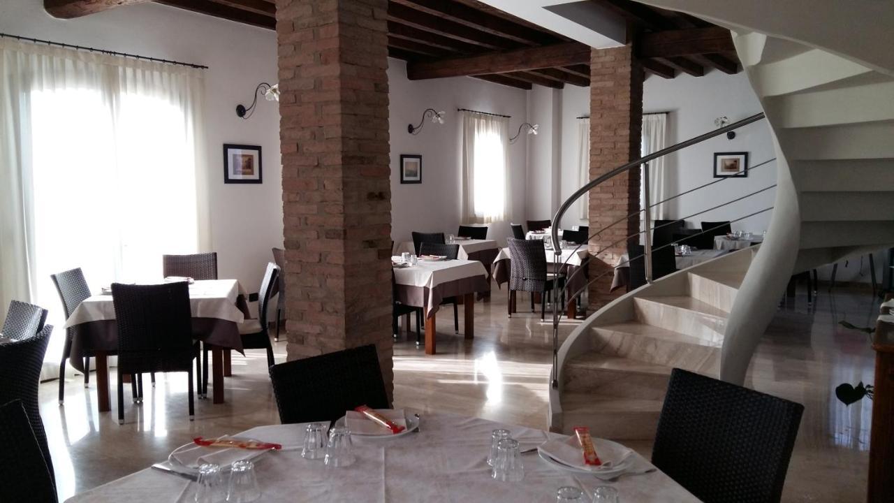 Hotel La Vecchia Reggio レッジョ・エミリア エクステリア 写真